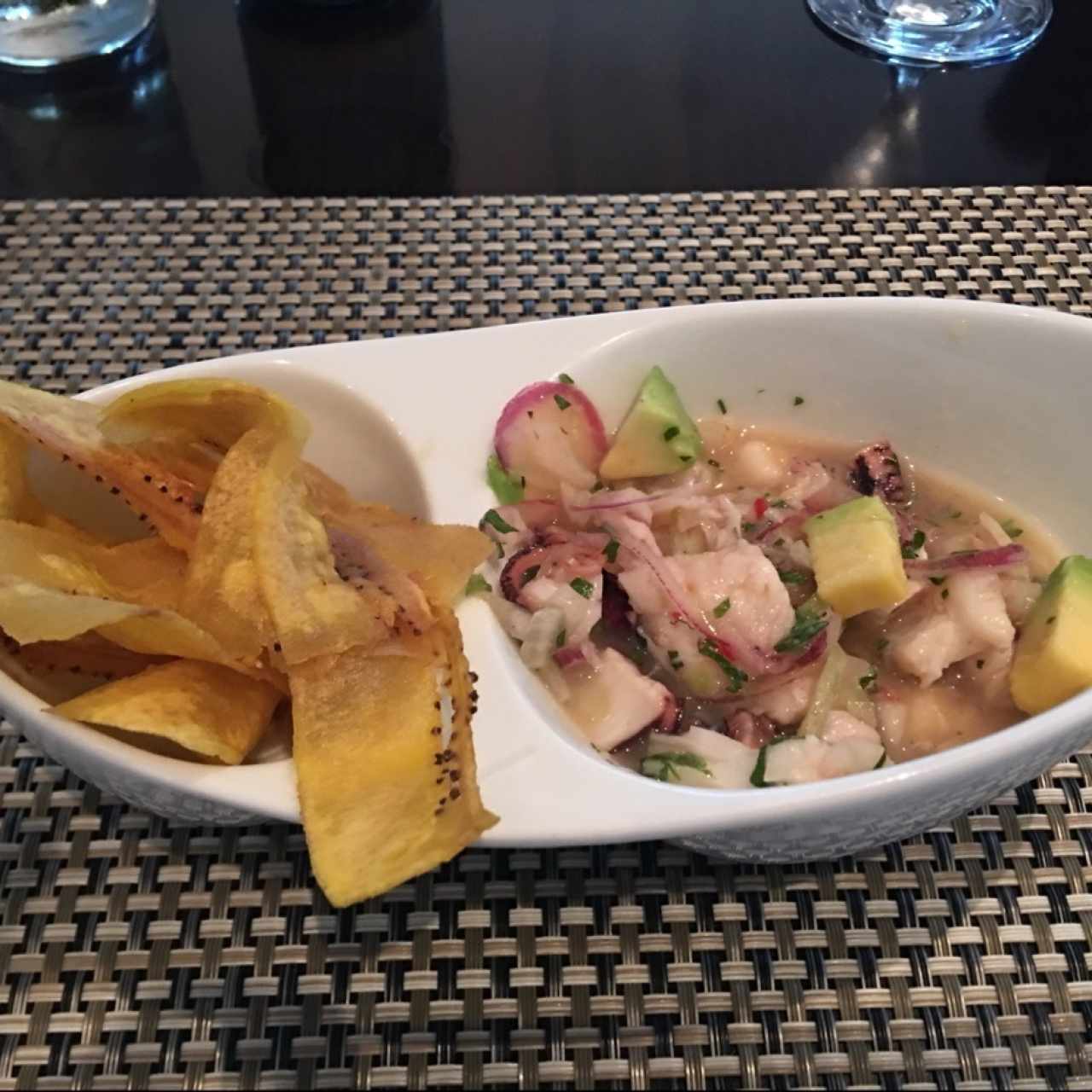 ceviche de langostino, pulpo y pescado