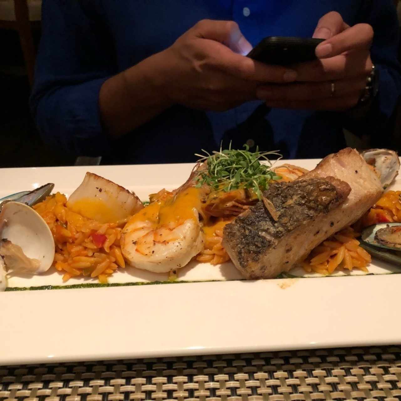 Variación de Mariscos, Conchuela, Almejas, Langostino, Pescado con Risotto de Orzo, Salsa de Langosta