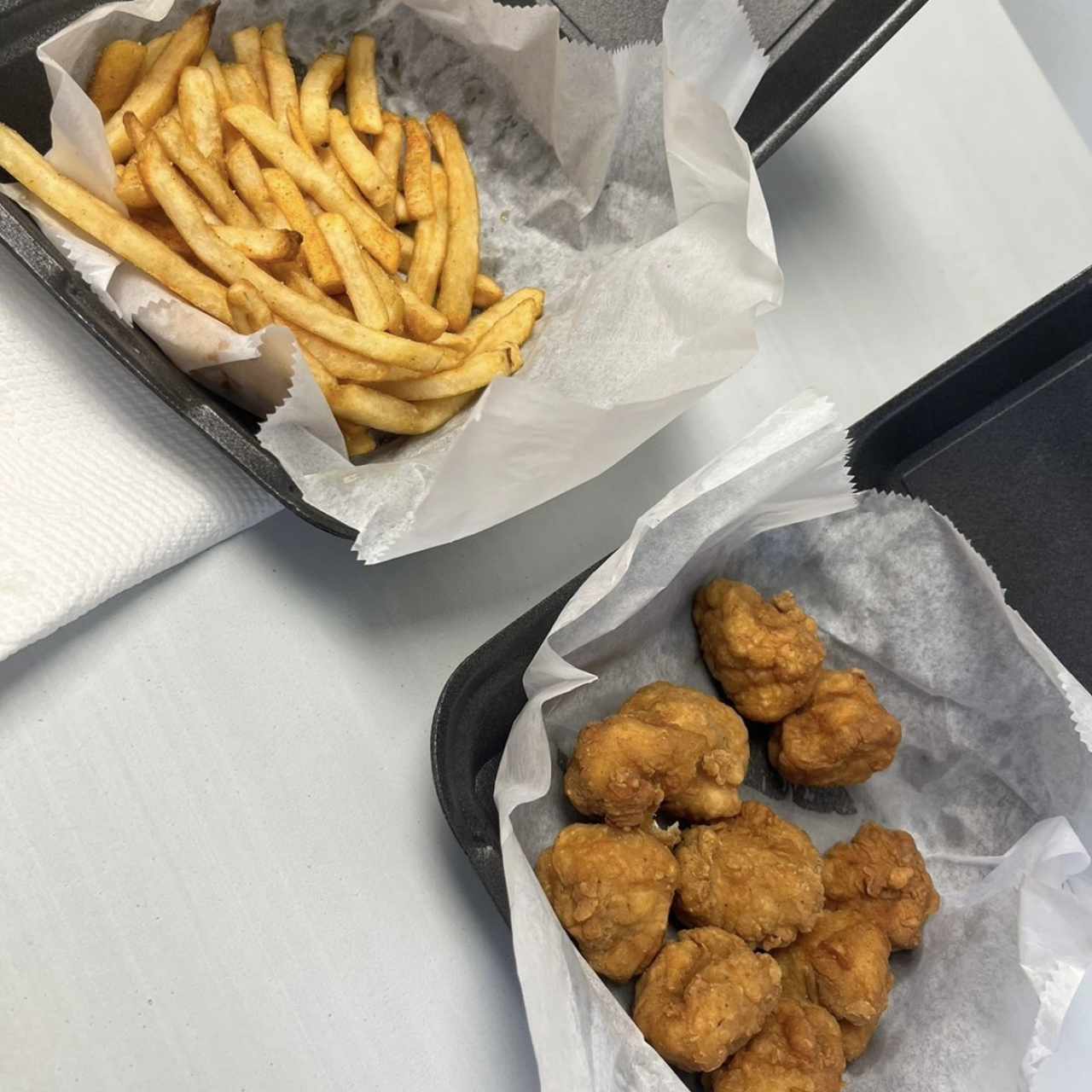 Bowl Tenders Empanizados + Soda de lata