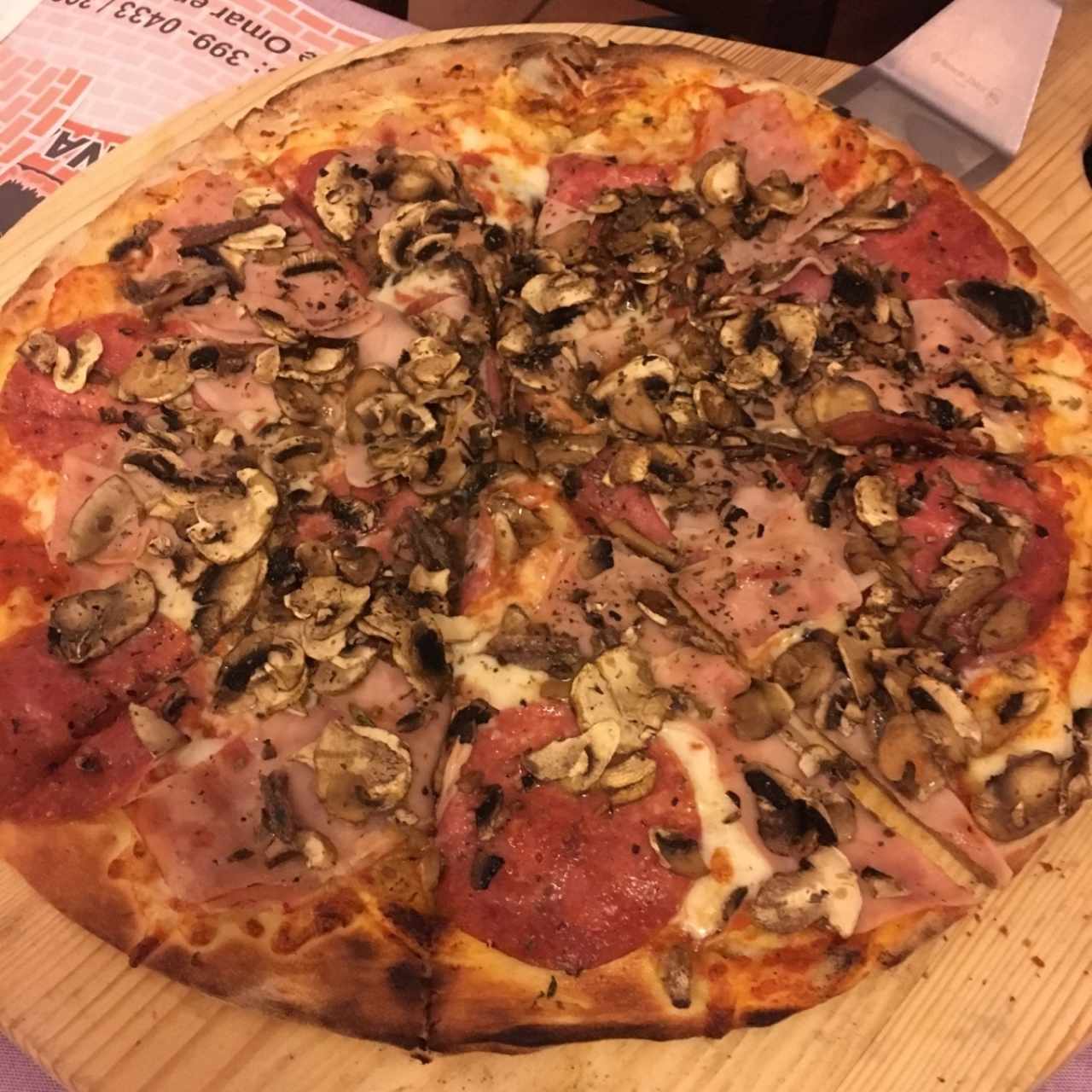 pizza caprichosa con anchoas