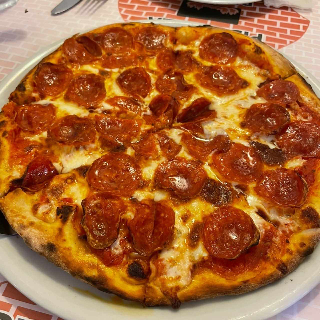 Pizza con pepperoni americano, tamaño individual