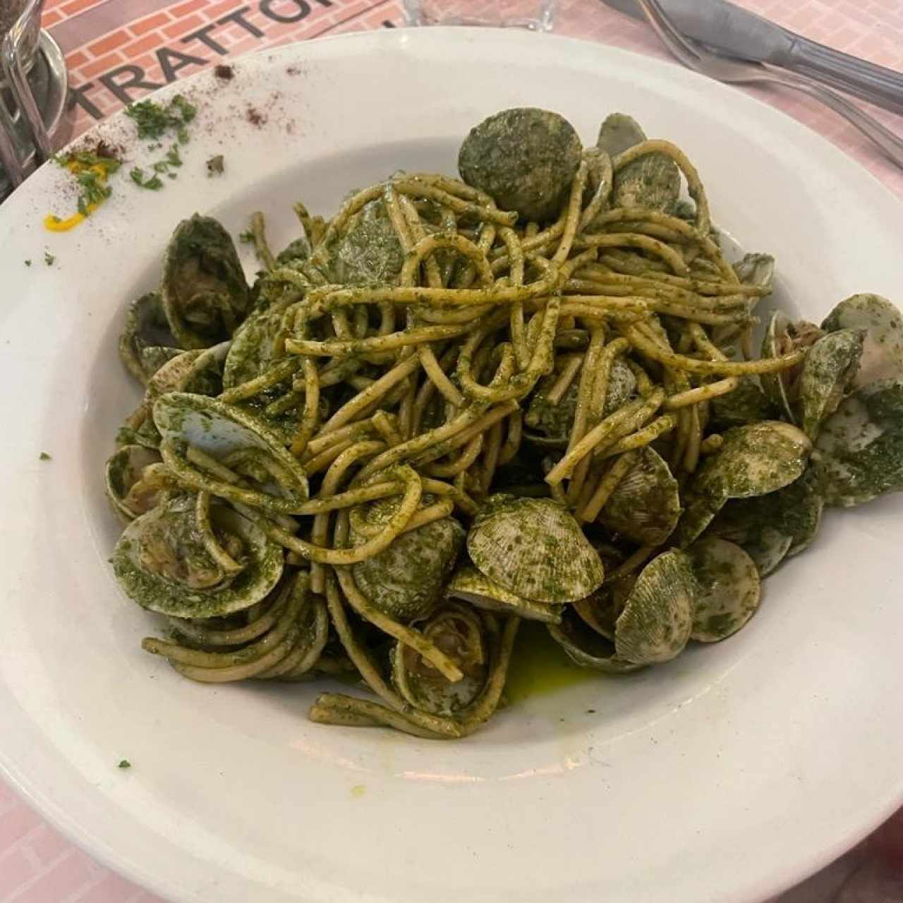 Spaghetti Integral con Almejas al Pesto