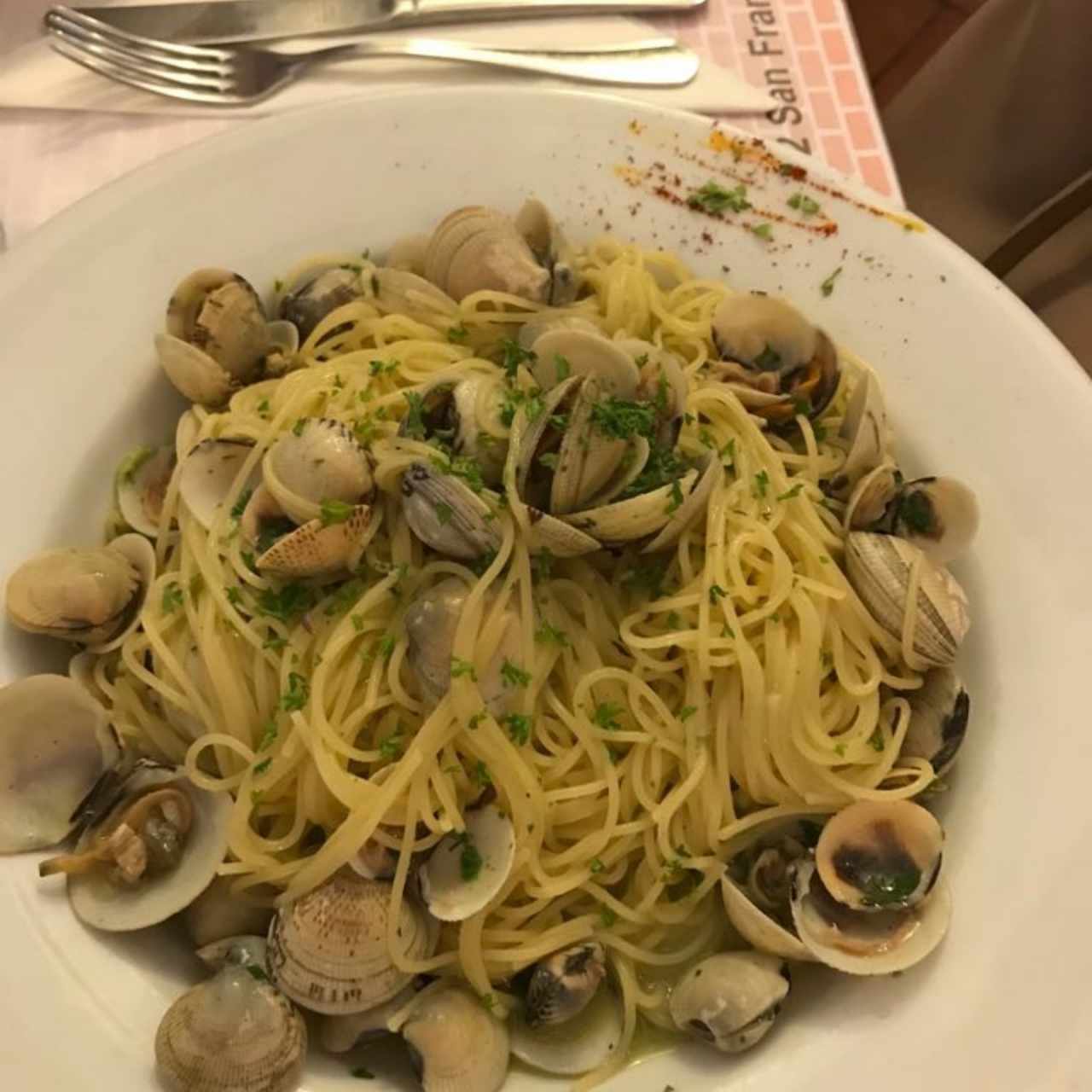   Spaghettini con Crema de Broccoli y Vongole
