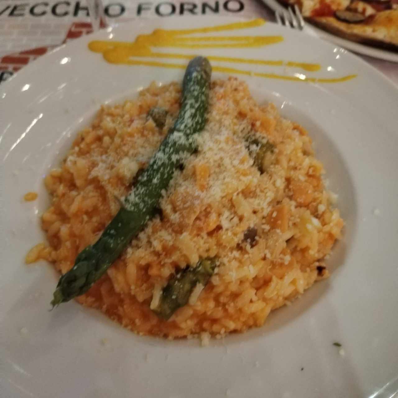 Risotto de salmón y espárragos