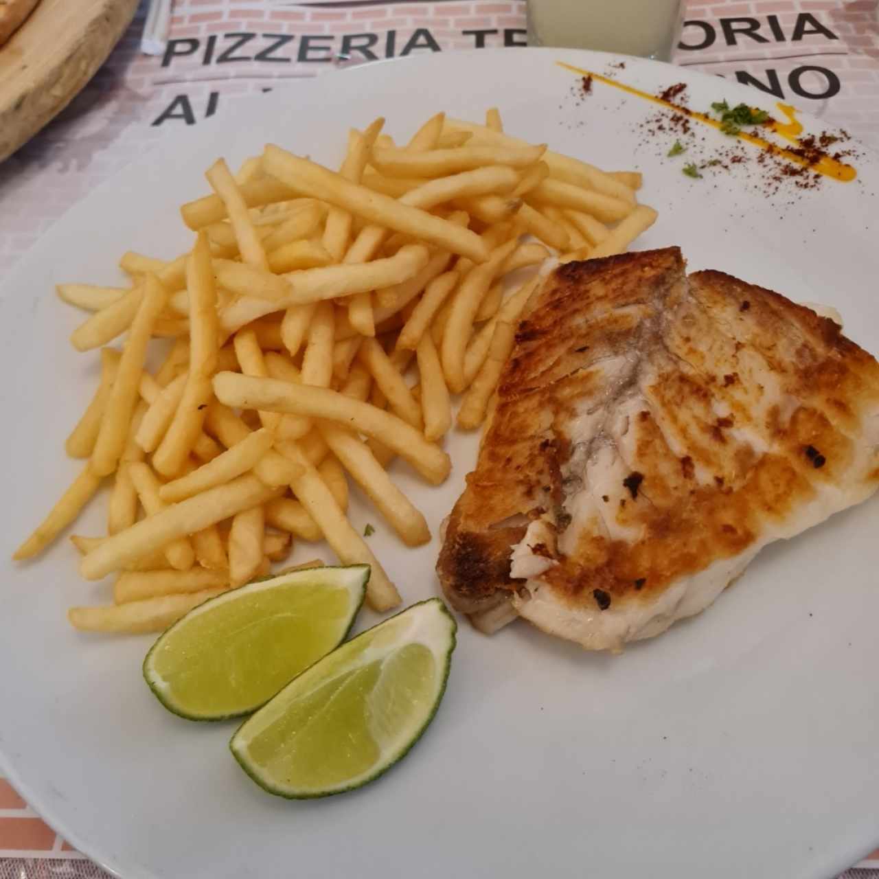 filete de corvina a la plancha con papitas