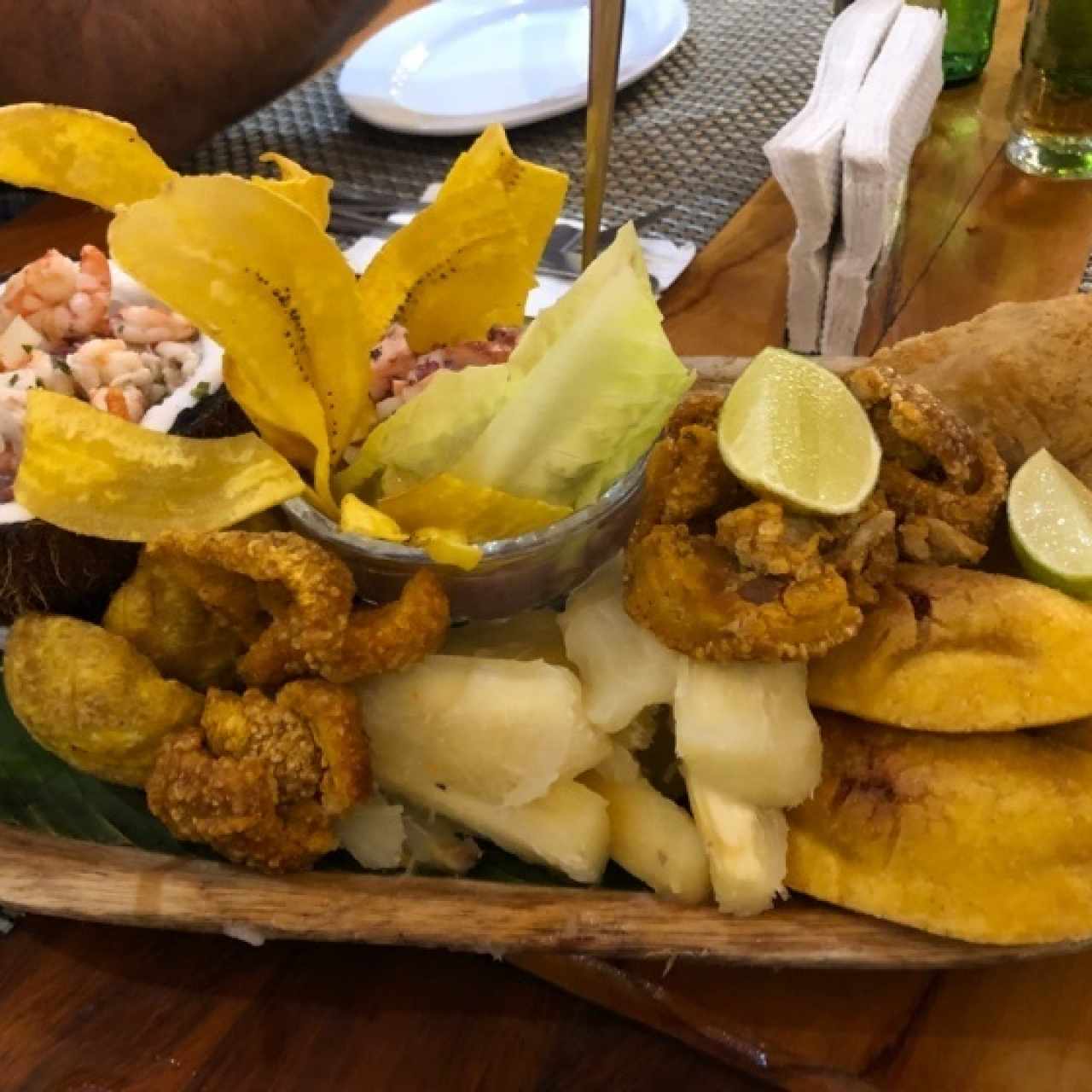 Los Típicos - BANDEJA TÍPICA