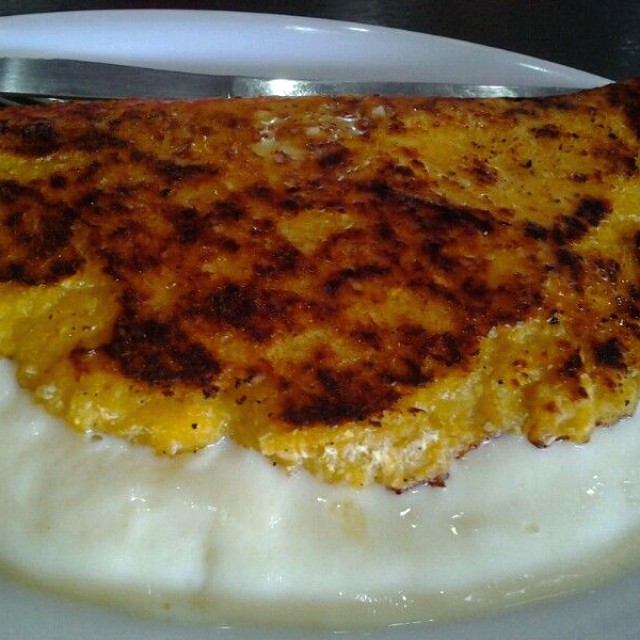 Cachapa con queso telita