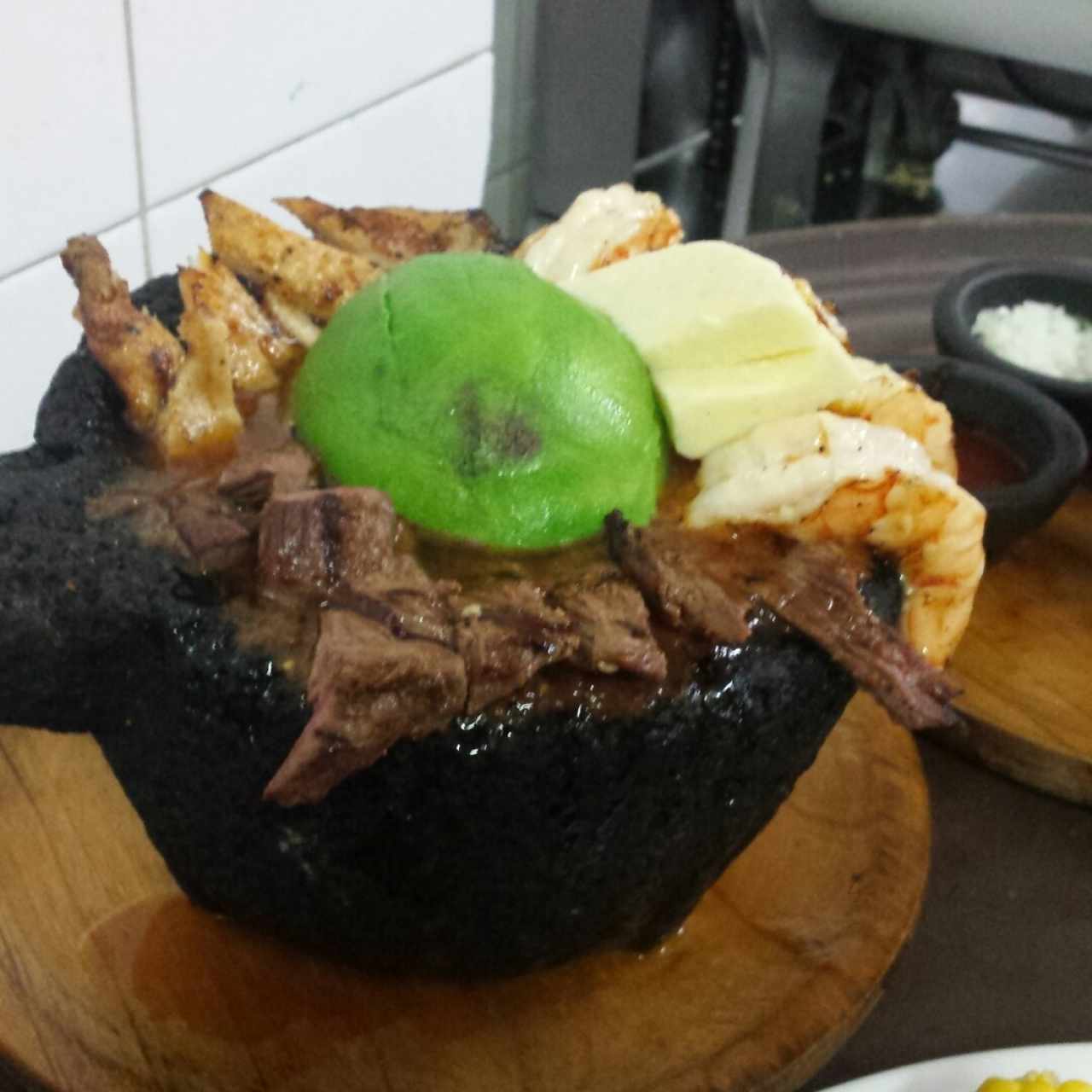 MOLCAJETE