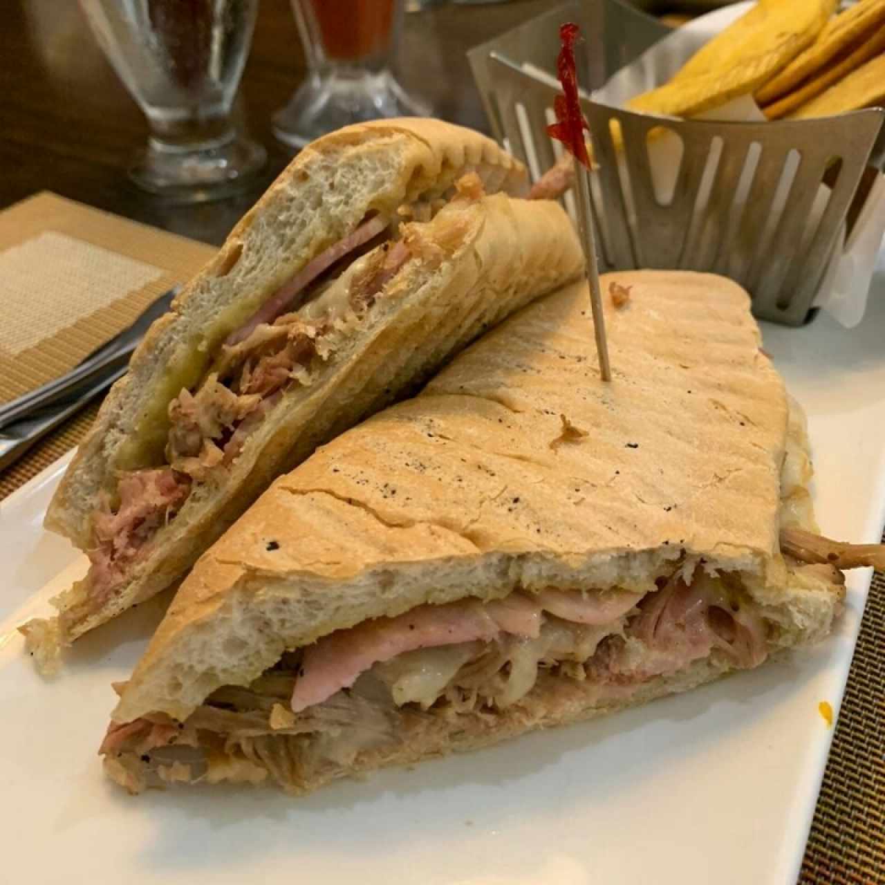 emparedado cubano