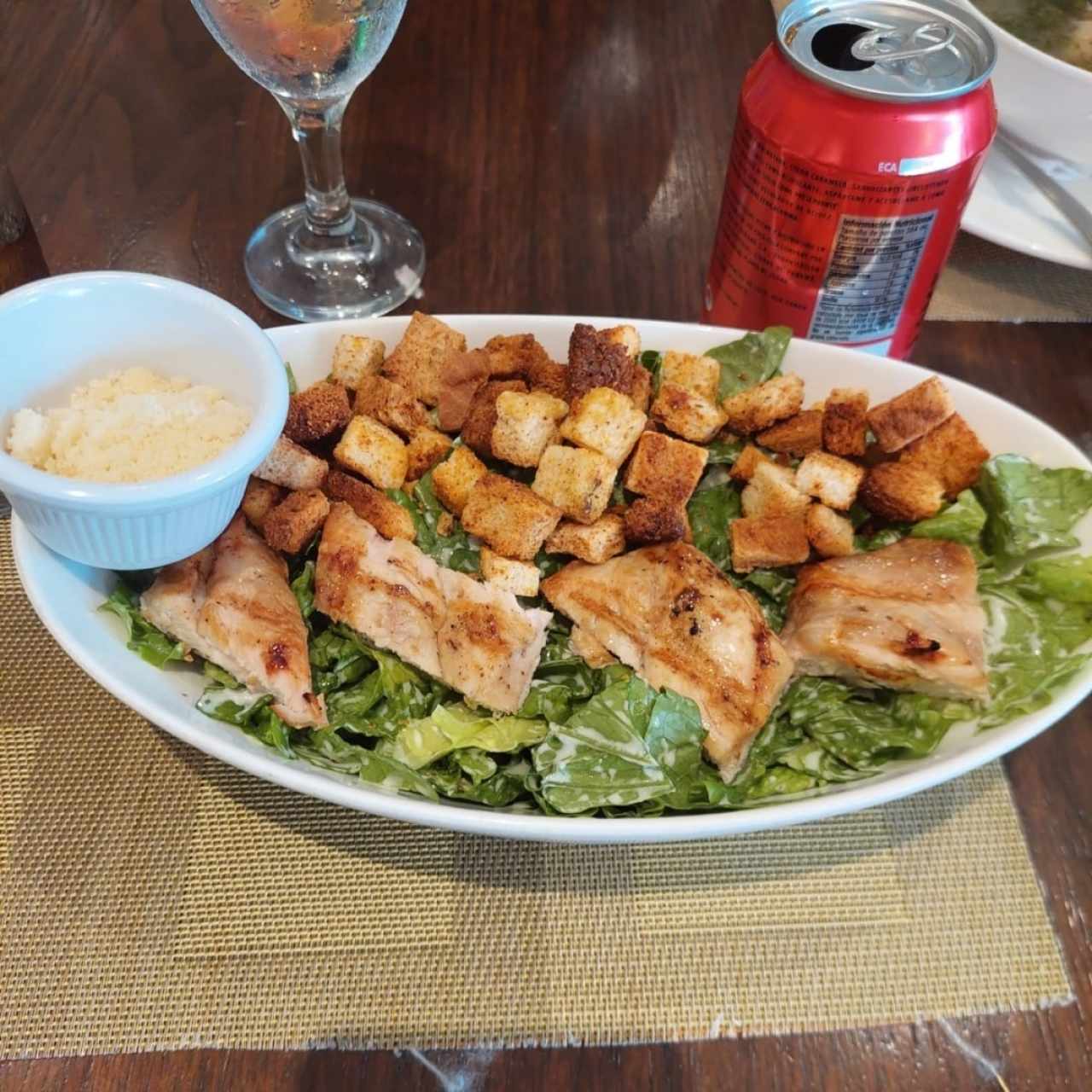 ensalada cesar con pollo