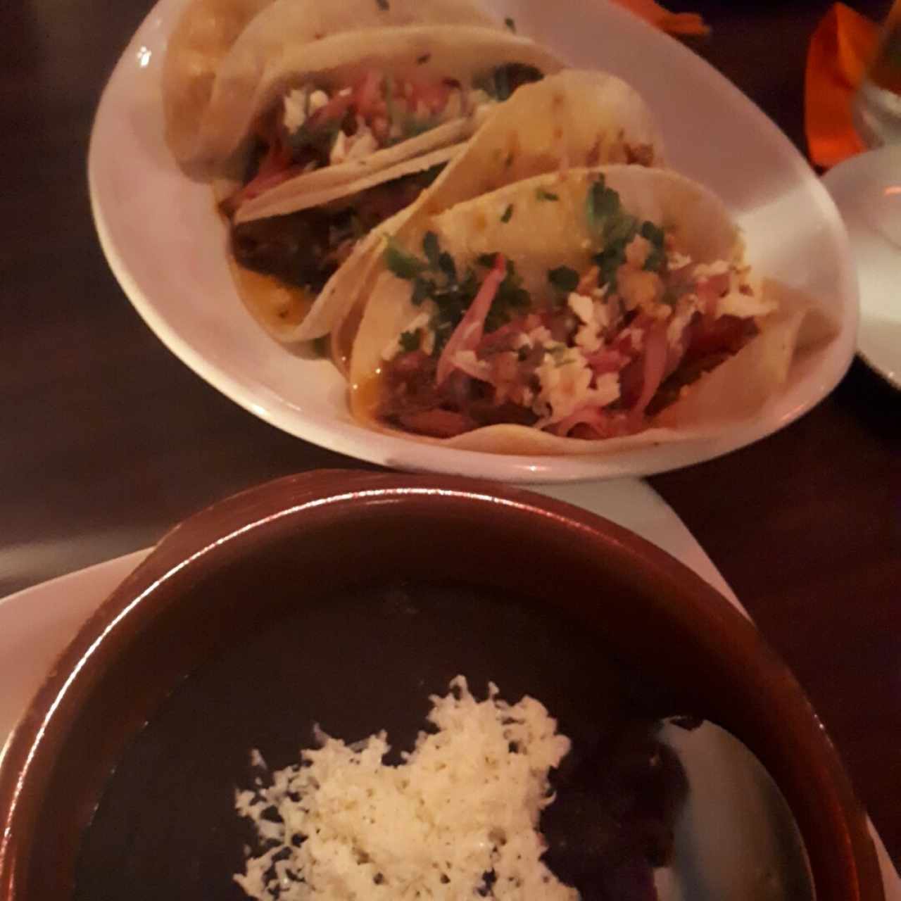 frijolito y tacos de cochinita