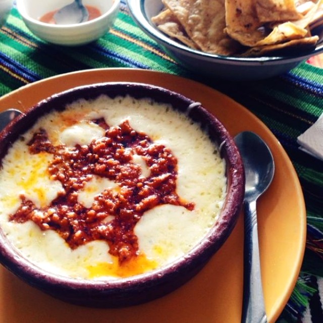 Queso Fundido - Con Chorizo