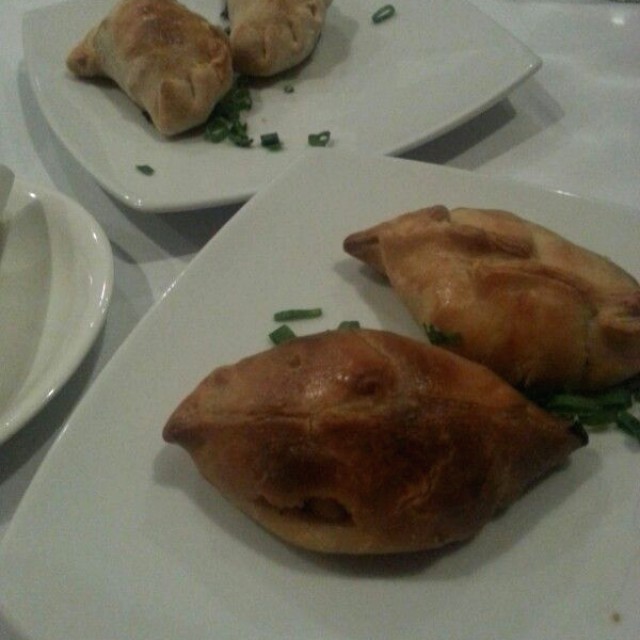 Empanadas tucumanas y caprese