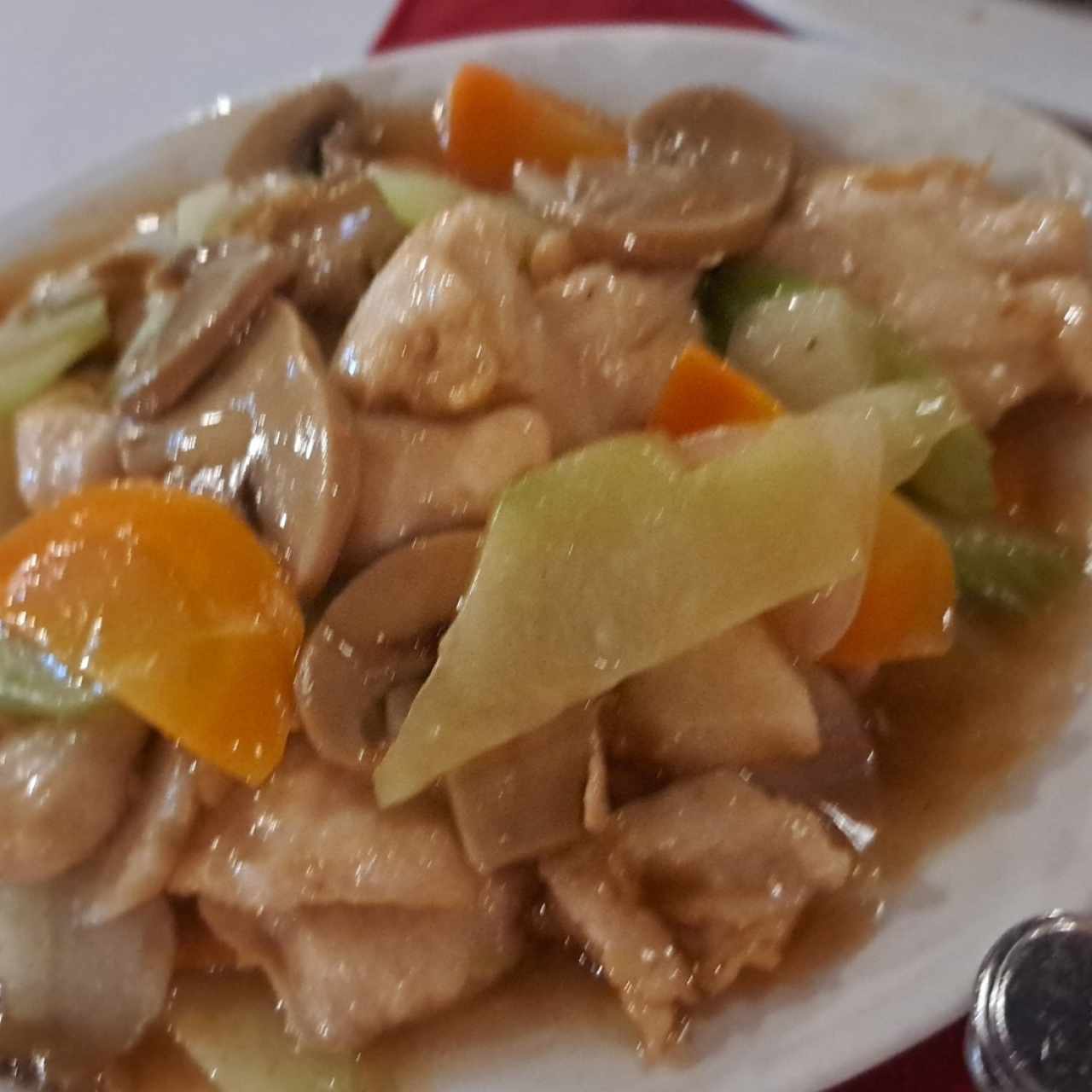 Chow Mein Pollo a la Cantón