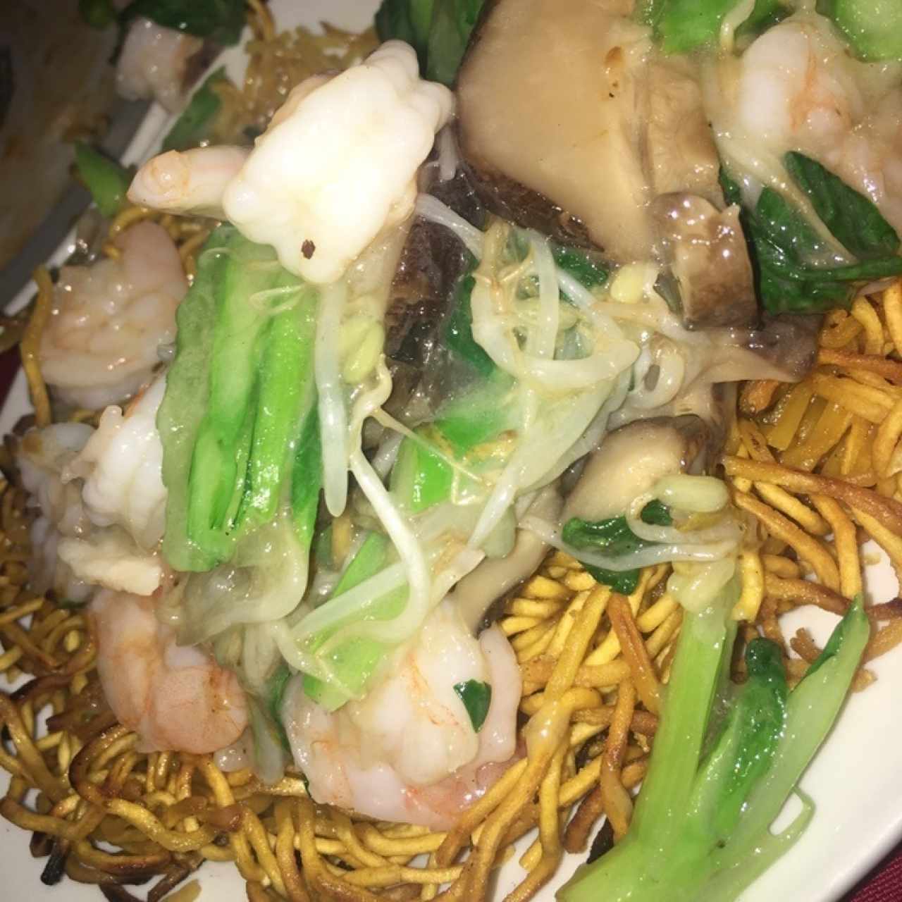 fideos fritos con mariscos