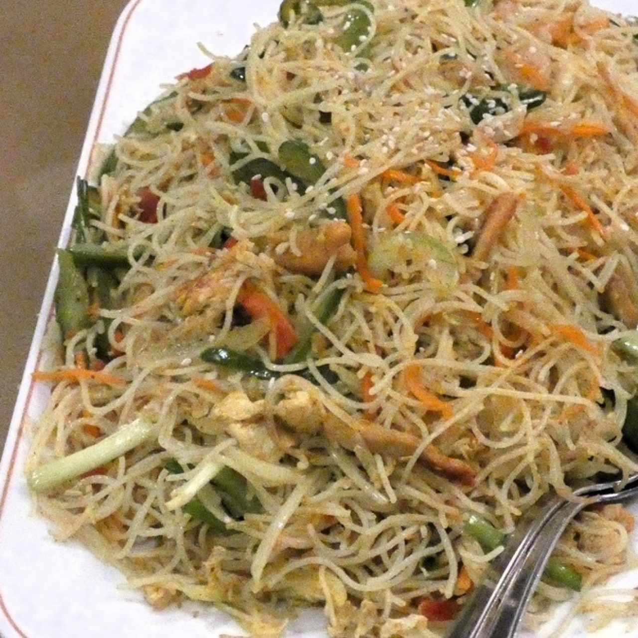 Chow Mein Combinación a la Cantón