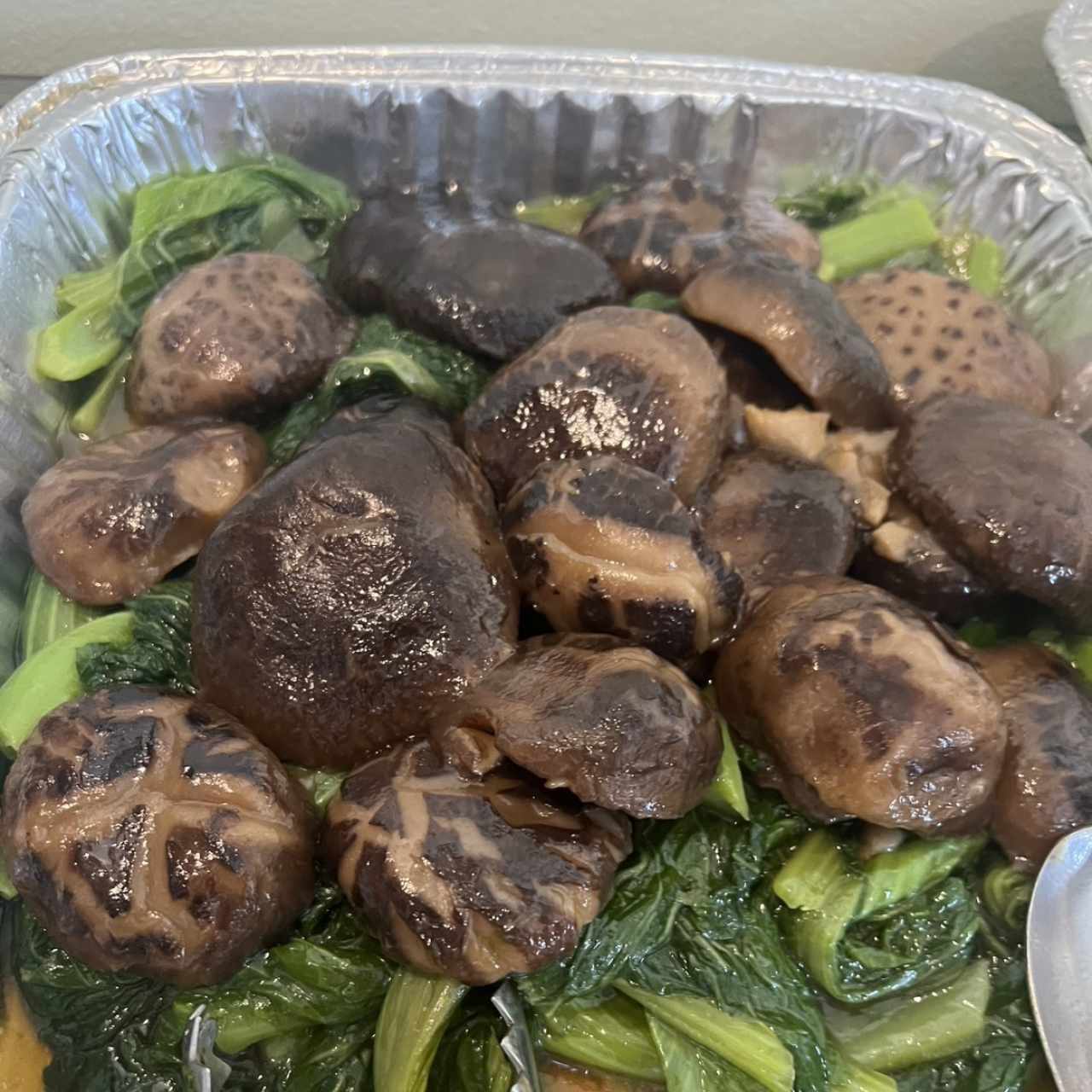Hongos con Hoja de Mostaza