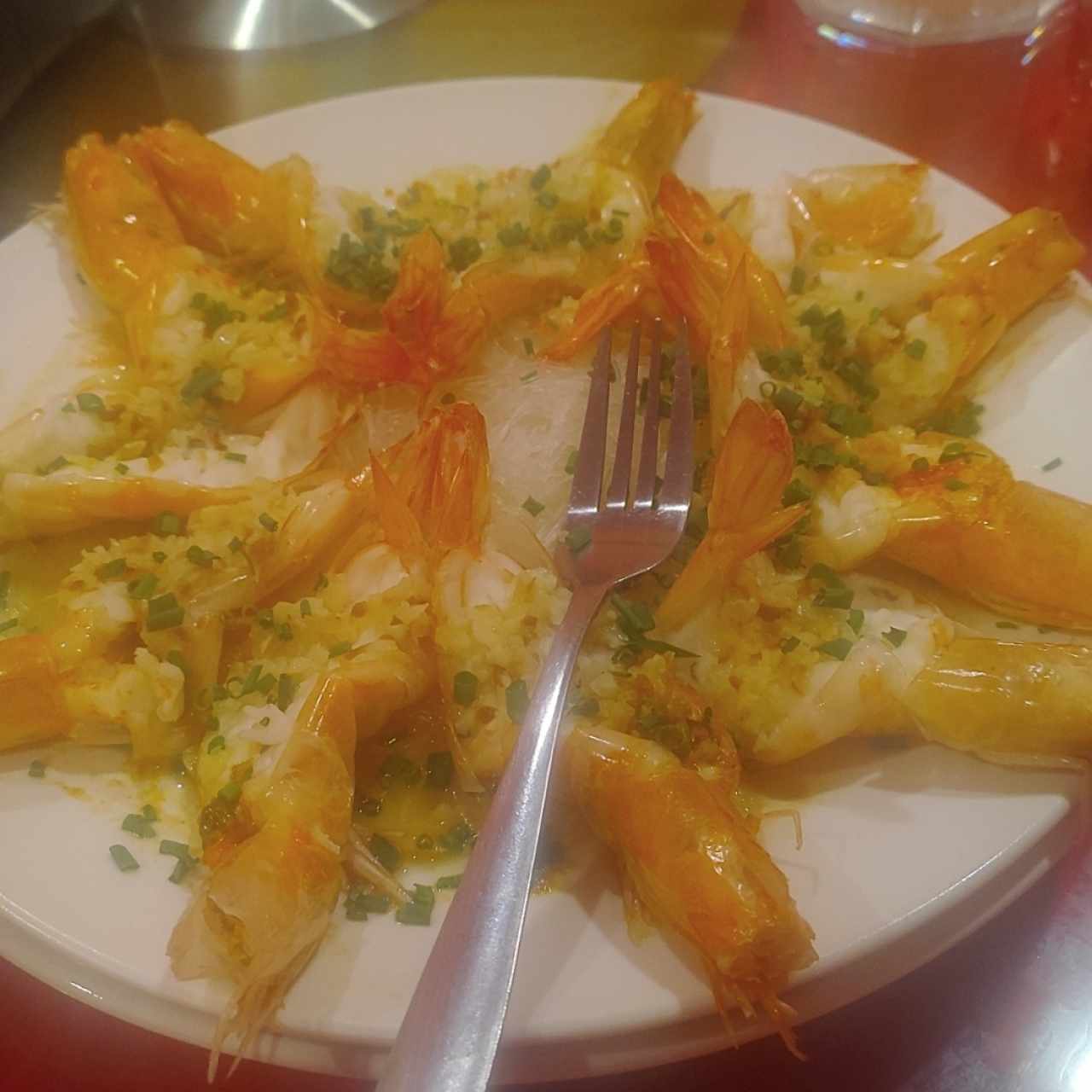 Langostinos al ajillo con fideos