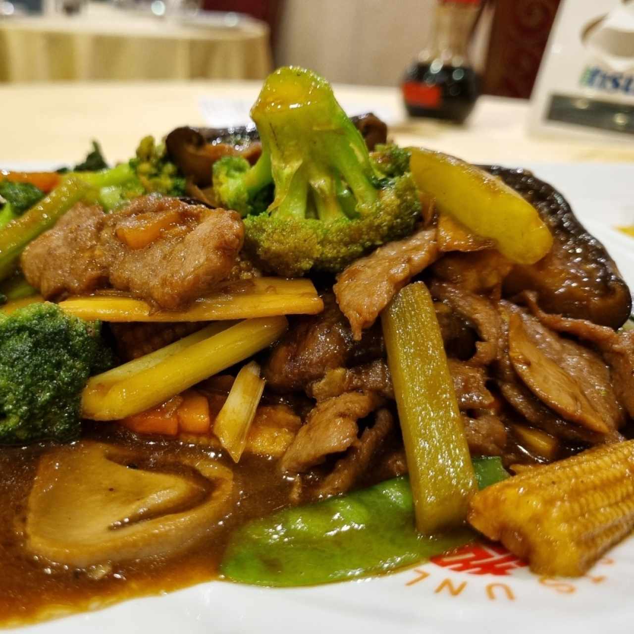 Filete De Res Con Vegetales