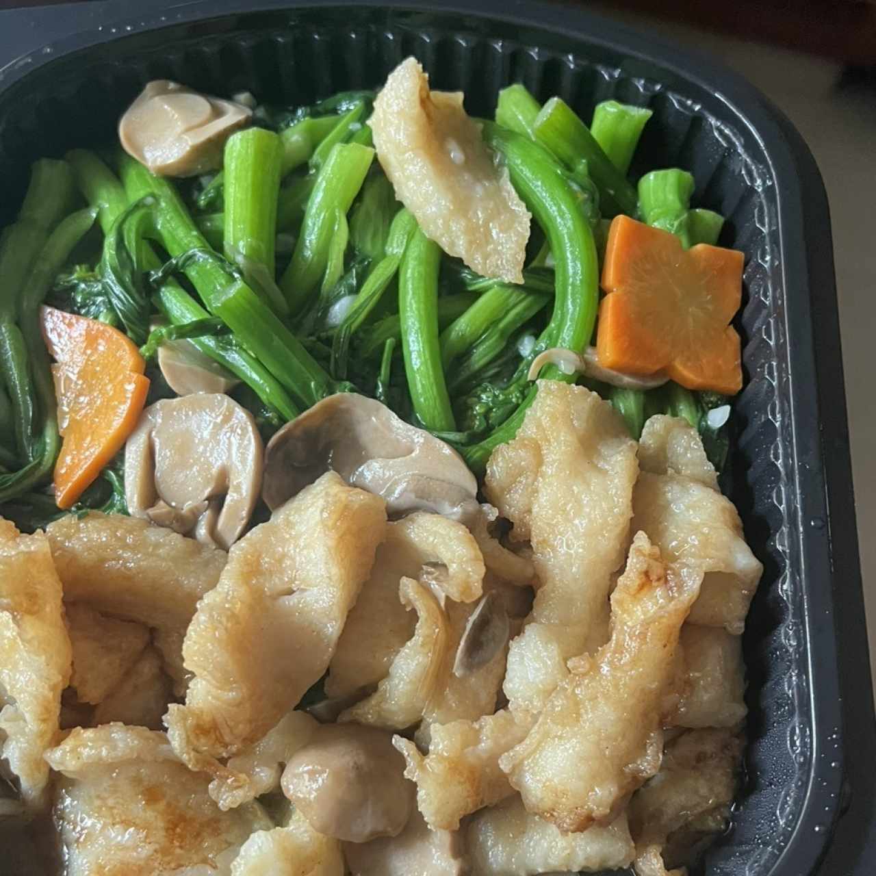 Pescados - Corvina con vegetales