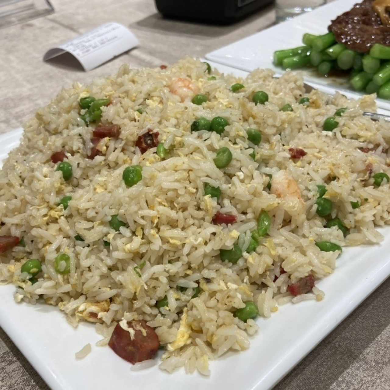 Arroz frito a la young chow