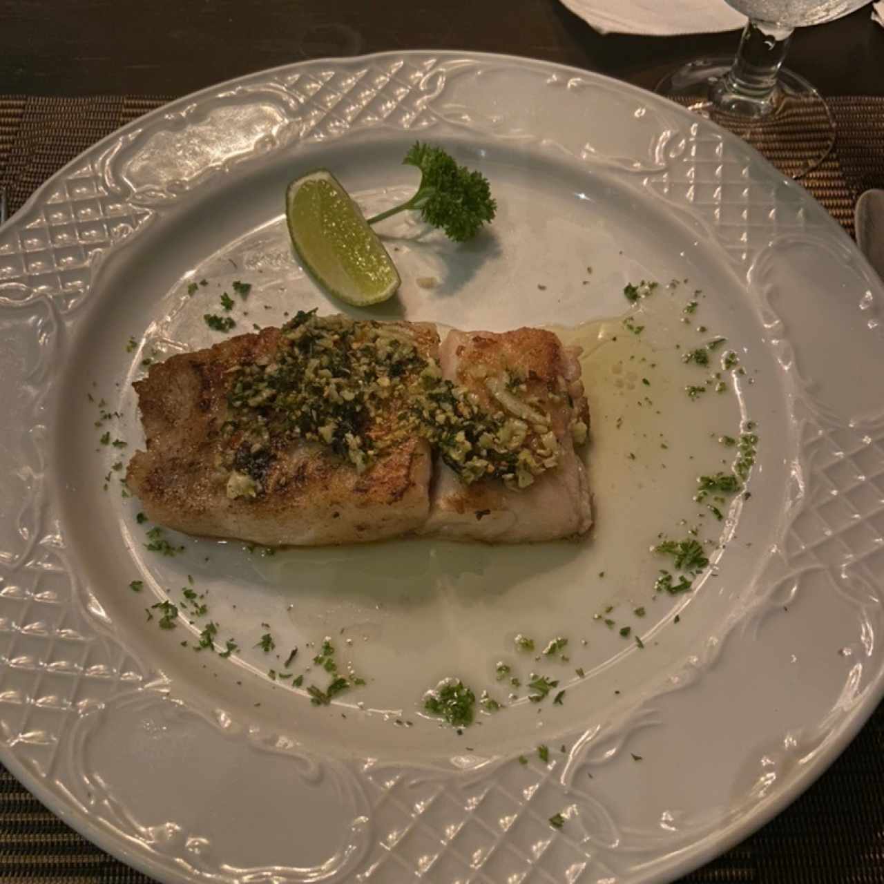 Corvina a la Plancha o Corvina al Ajillo