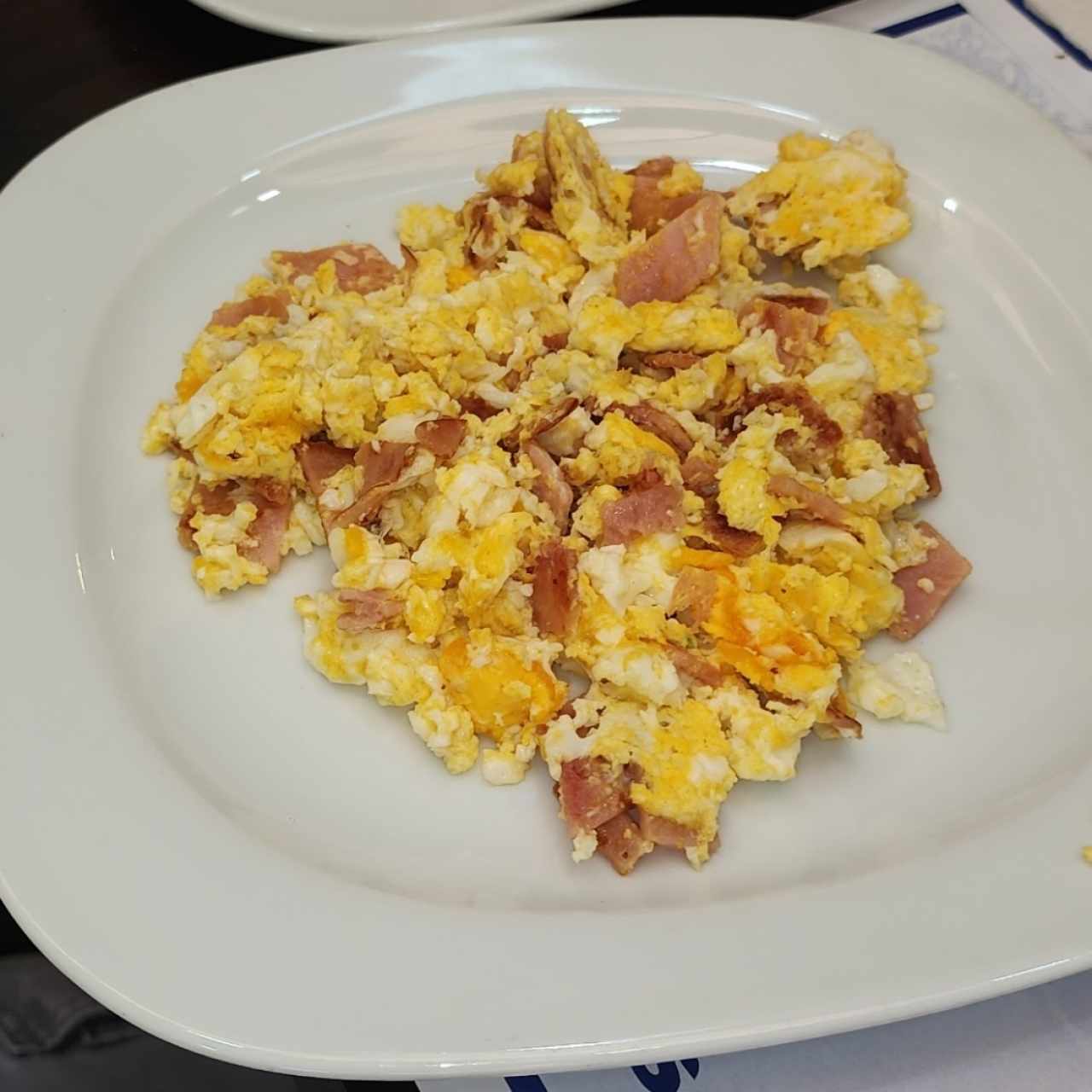 Par de Huevos con jamon