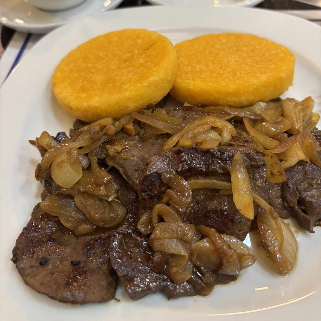 Bistec de Higado con Tortilla