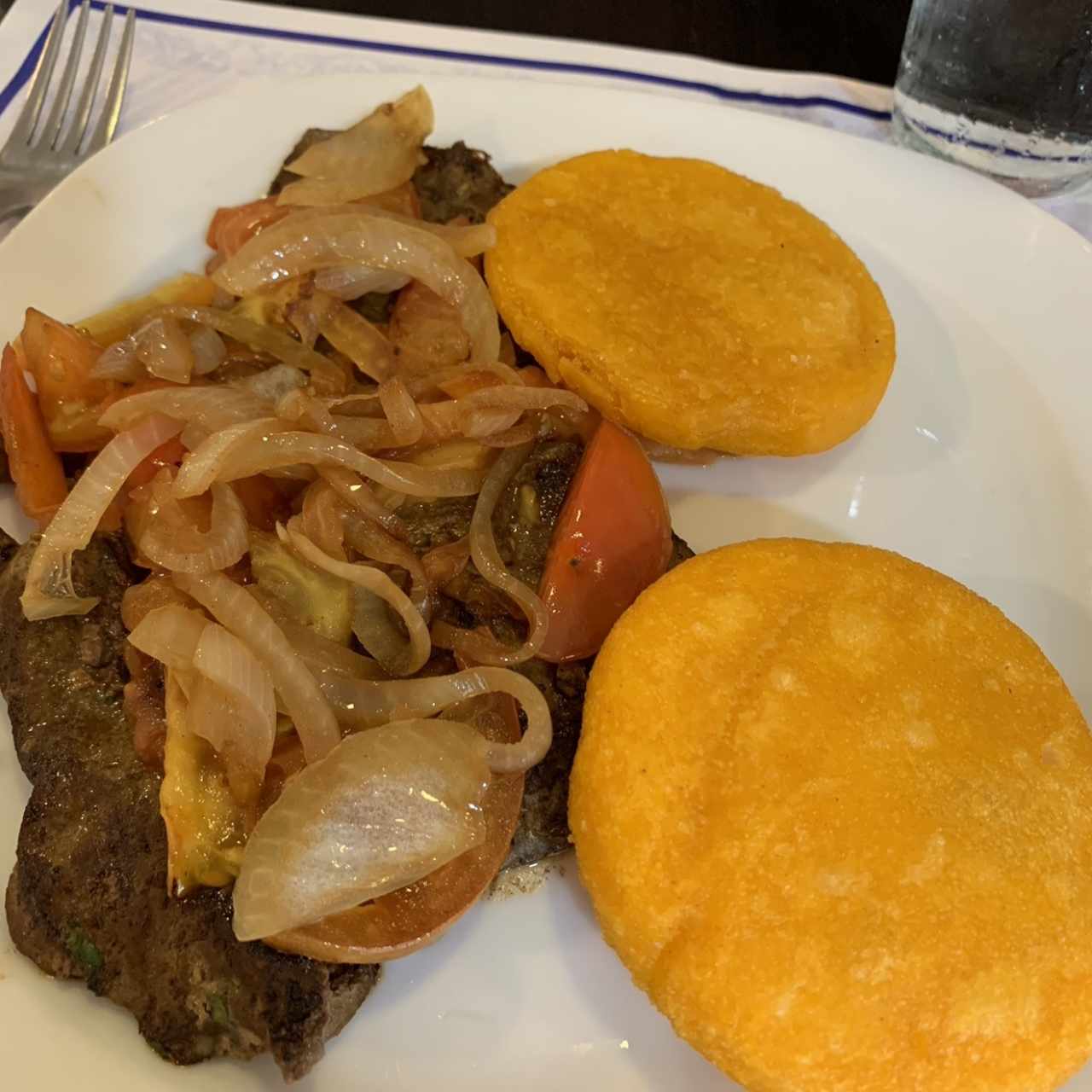 Bistec de Higado con Tortilla