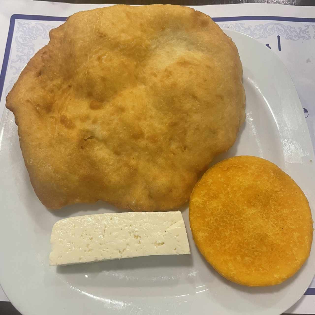  - Hojaldre/tortilla y queso 