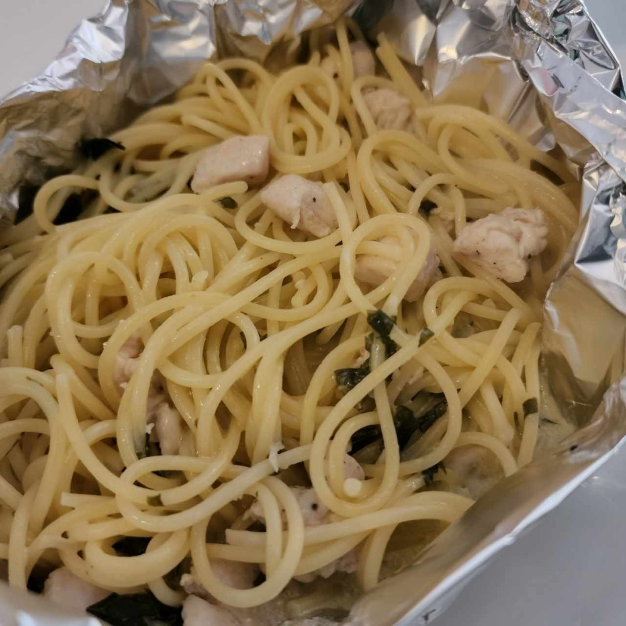 spaghetti con pollo al cartucho 