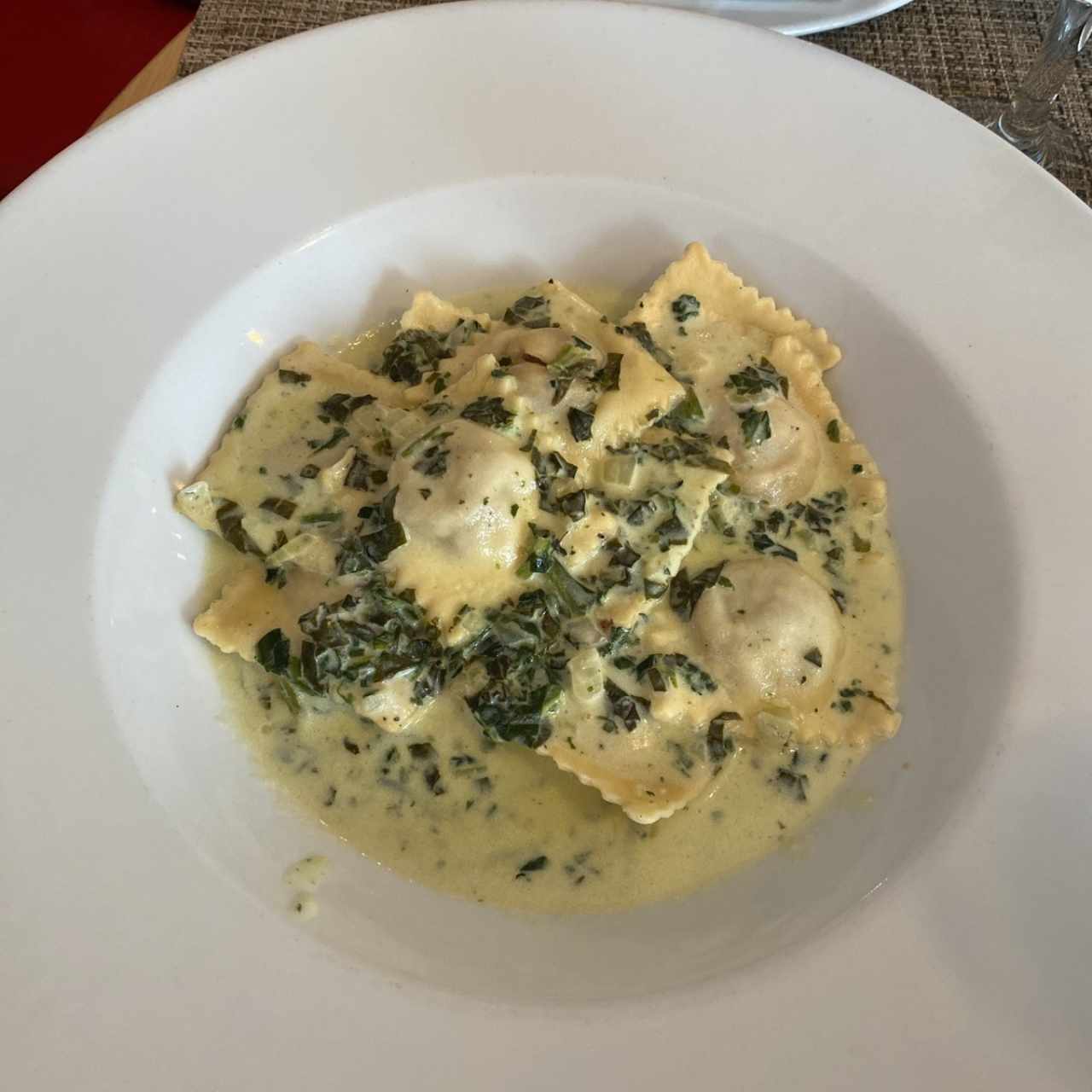 ravioli con espinaca