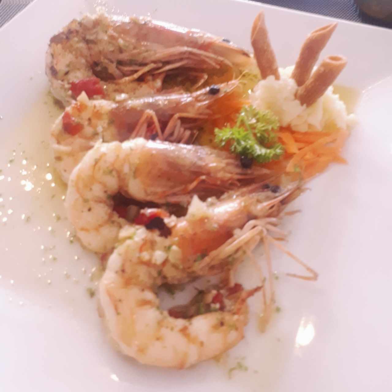 Langostino al ajillo