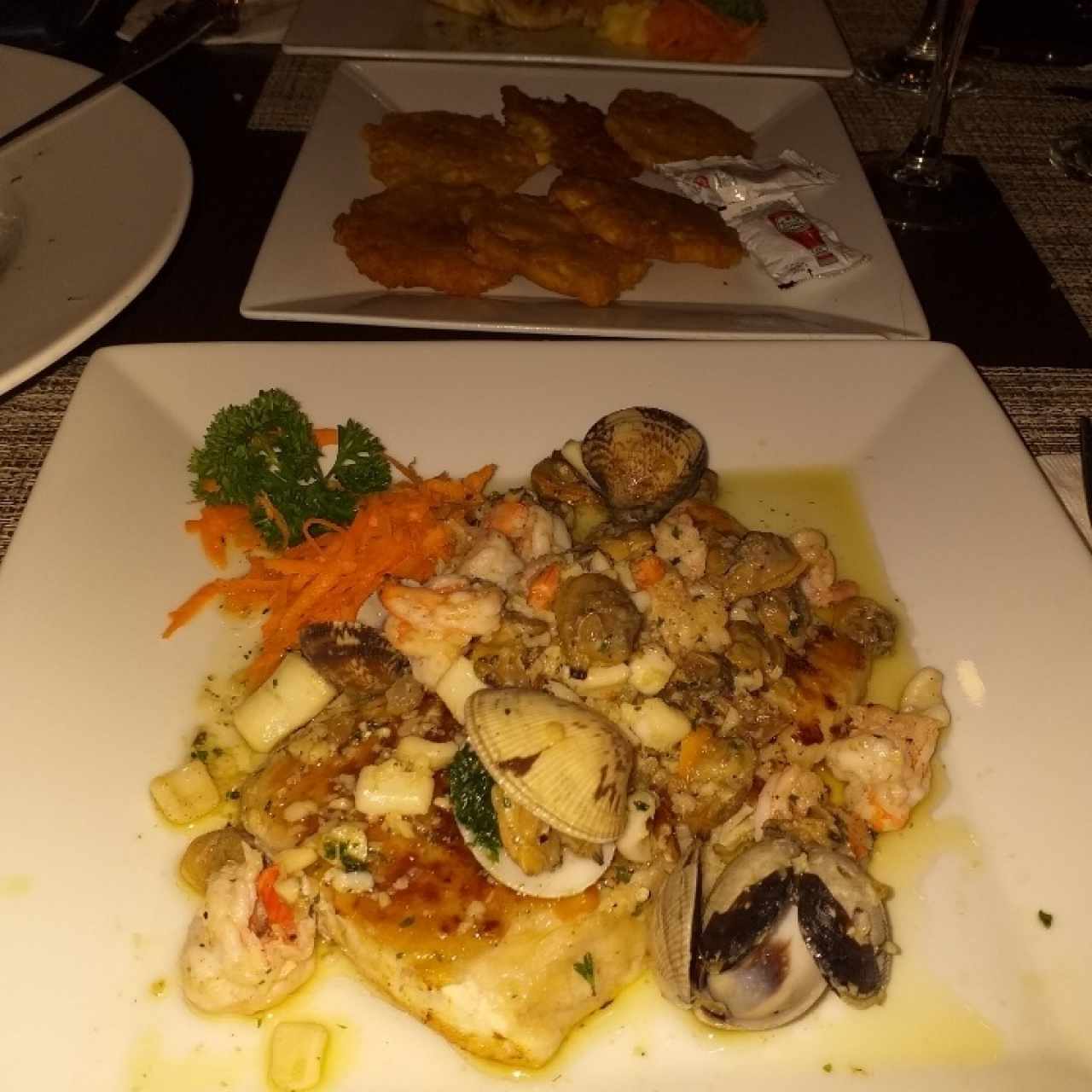 corvina con camarones 