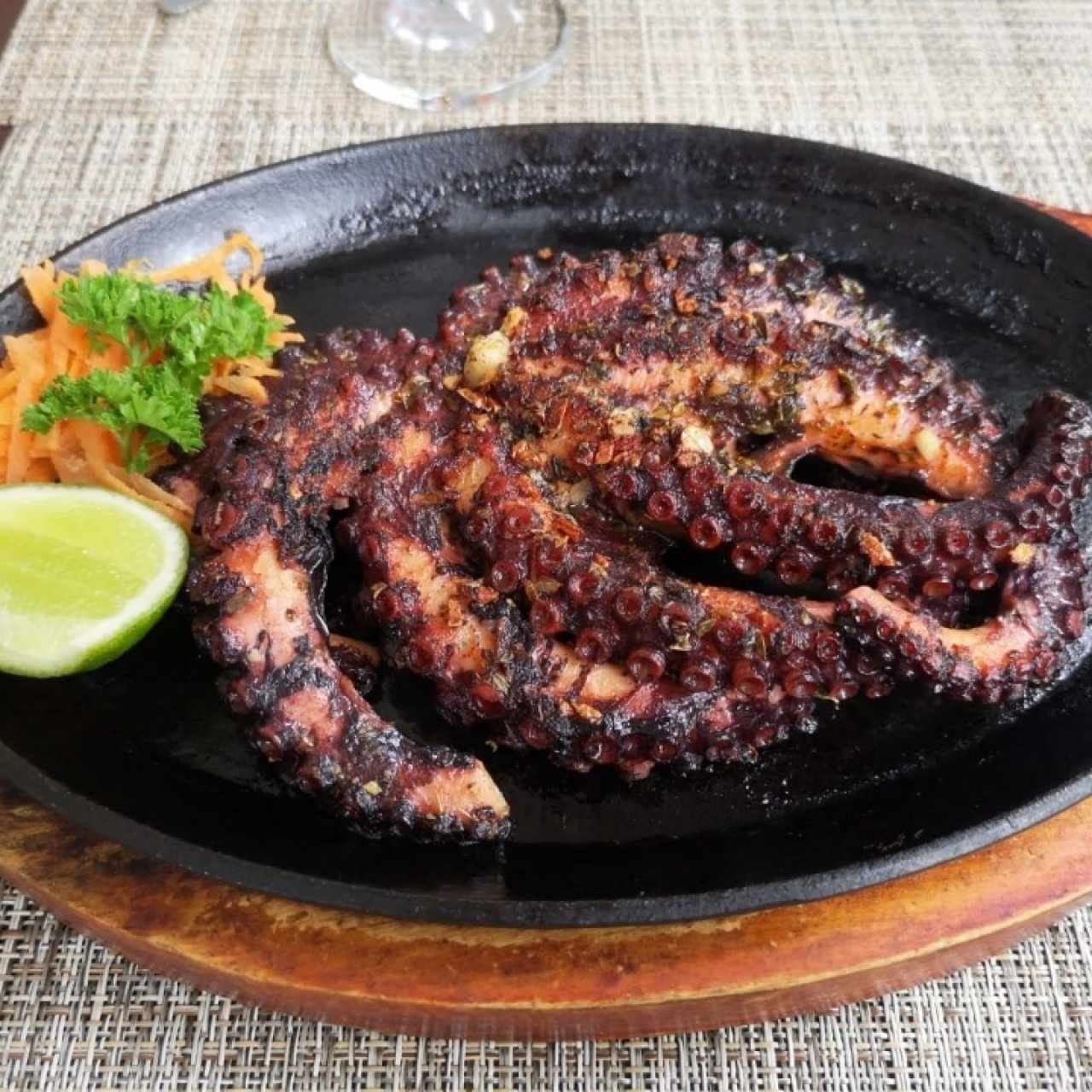 pulpo al carbón