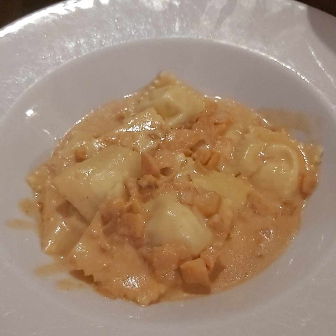 ravioli con salmon