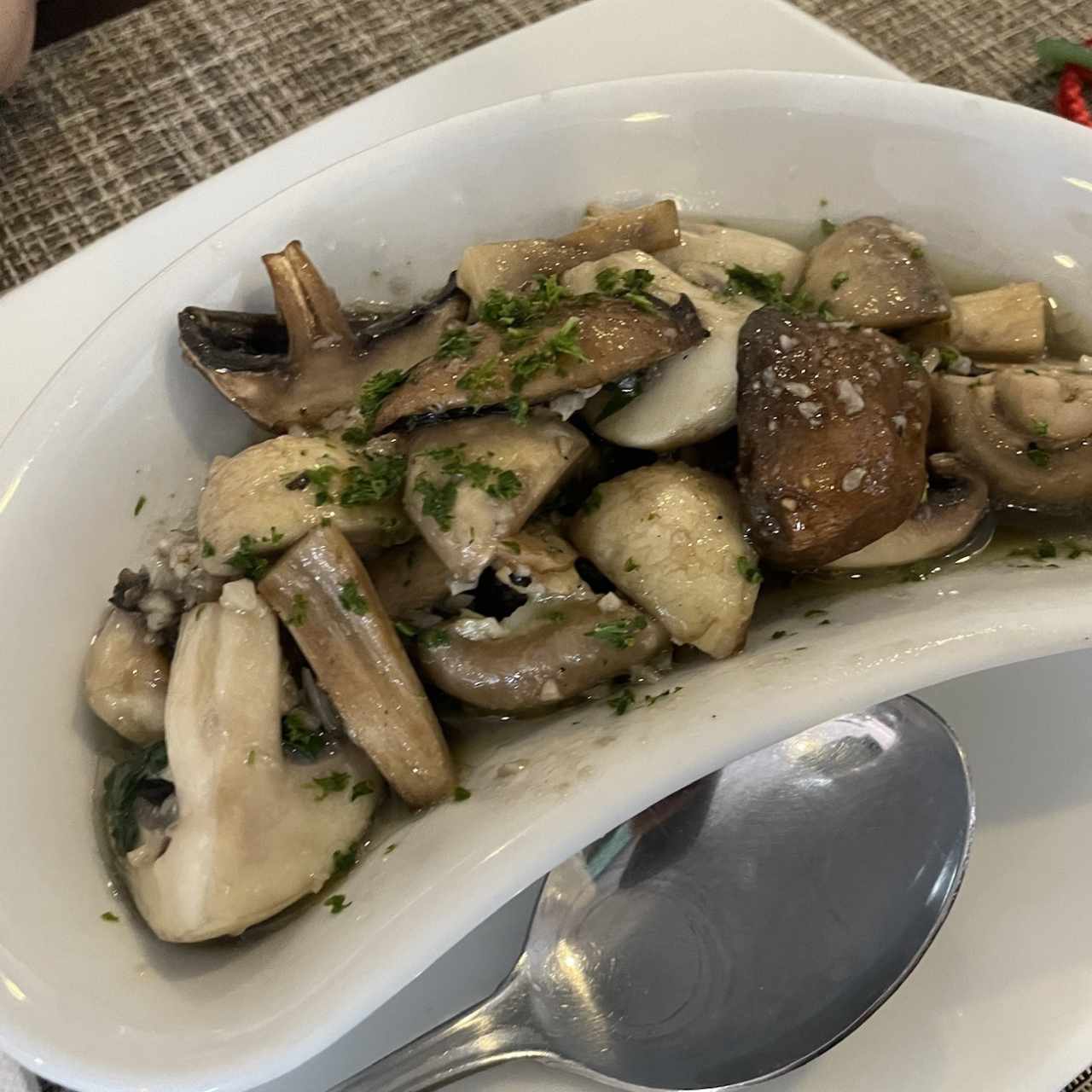 Funghi alla Agilo/Hongos Al Ajillo