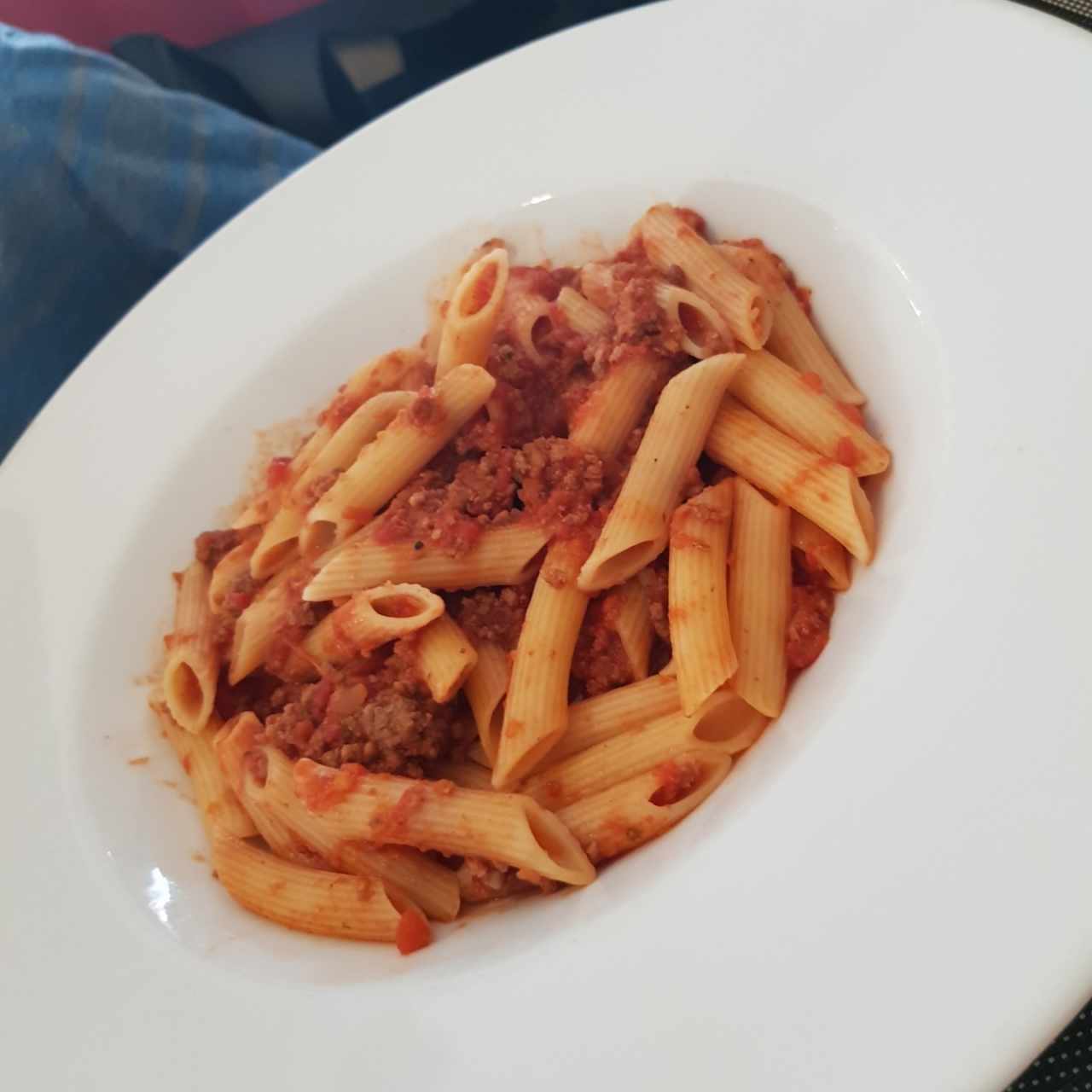 penne boloñesa 