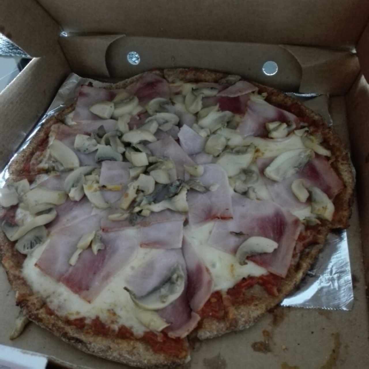 Pizza integral de Jamón con Hongos