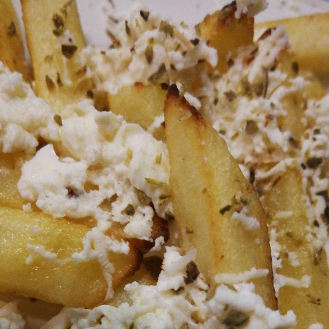 Papas con queso Feta