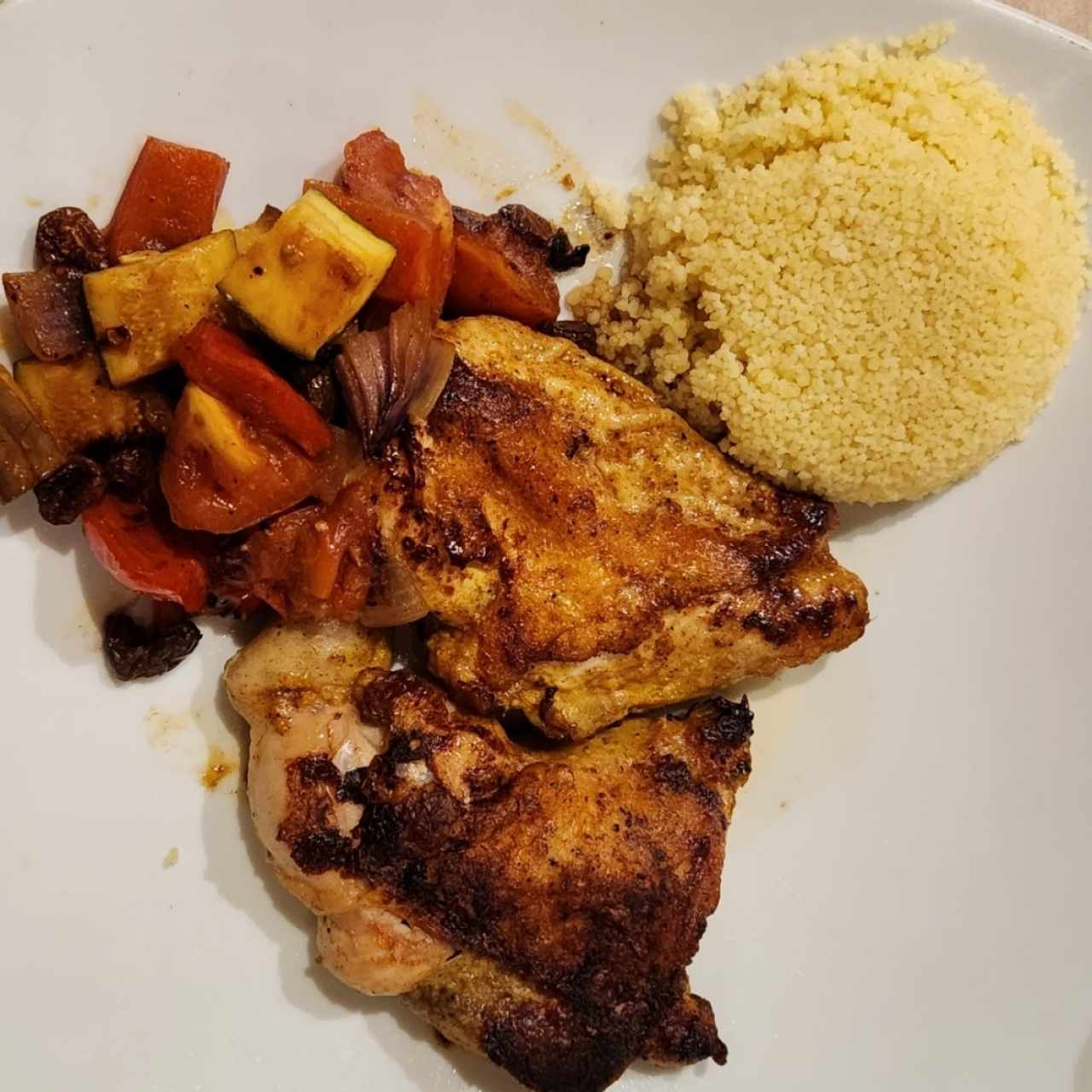 Pollo Marroquí con couscus y ratattoulli 