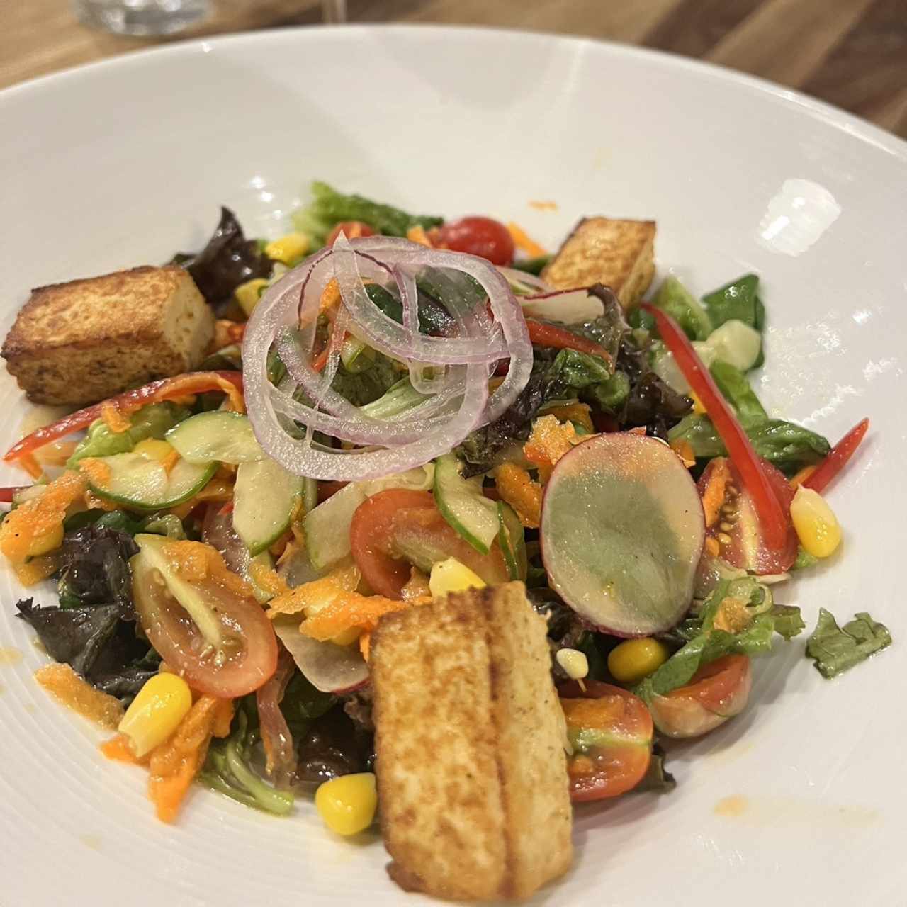 Ensalada zurich con tofu