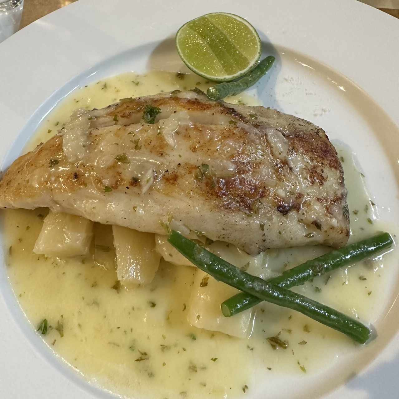 Corvina con yuca y mojo