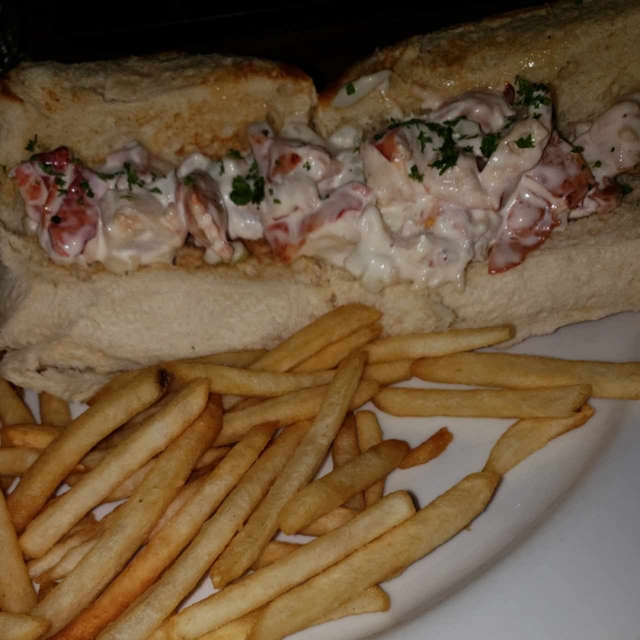 Lobster roll sandwich