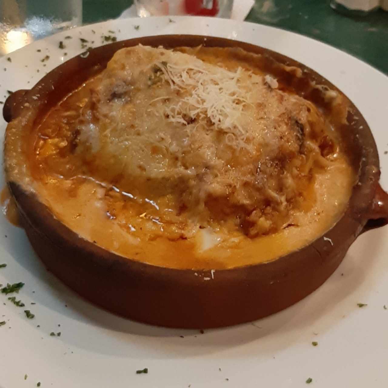 Lasagna de carne gratinada