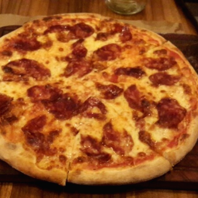 Pizza con chorizo iberico