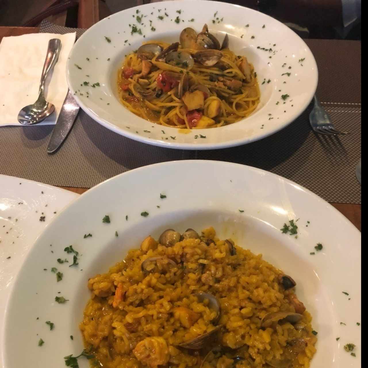 Spaguetti de mariscos & Risotto de mariscos