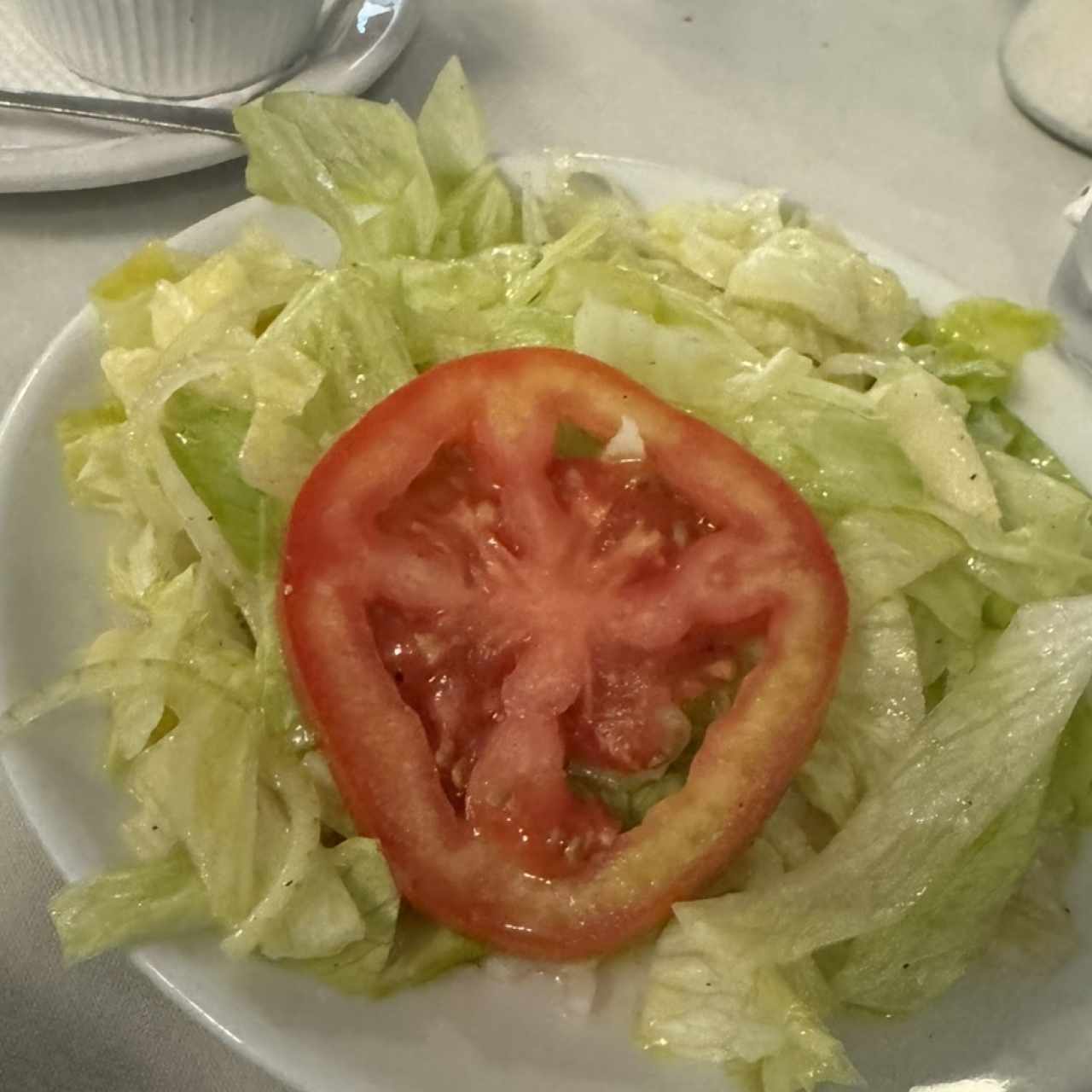 ENSALADA MIXTA (LECHUGA, TOMATE, CEBOLLA)