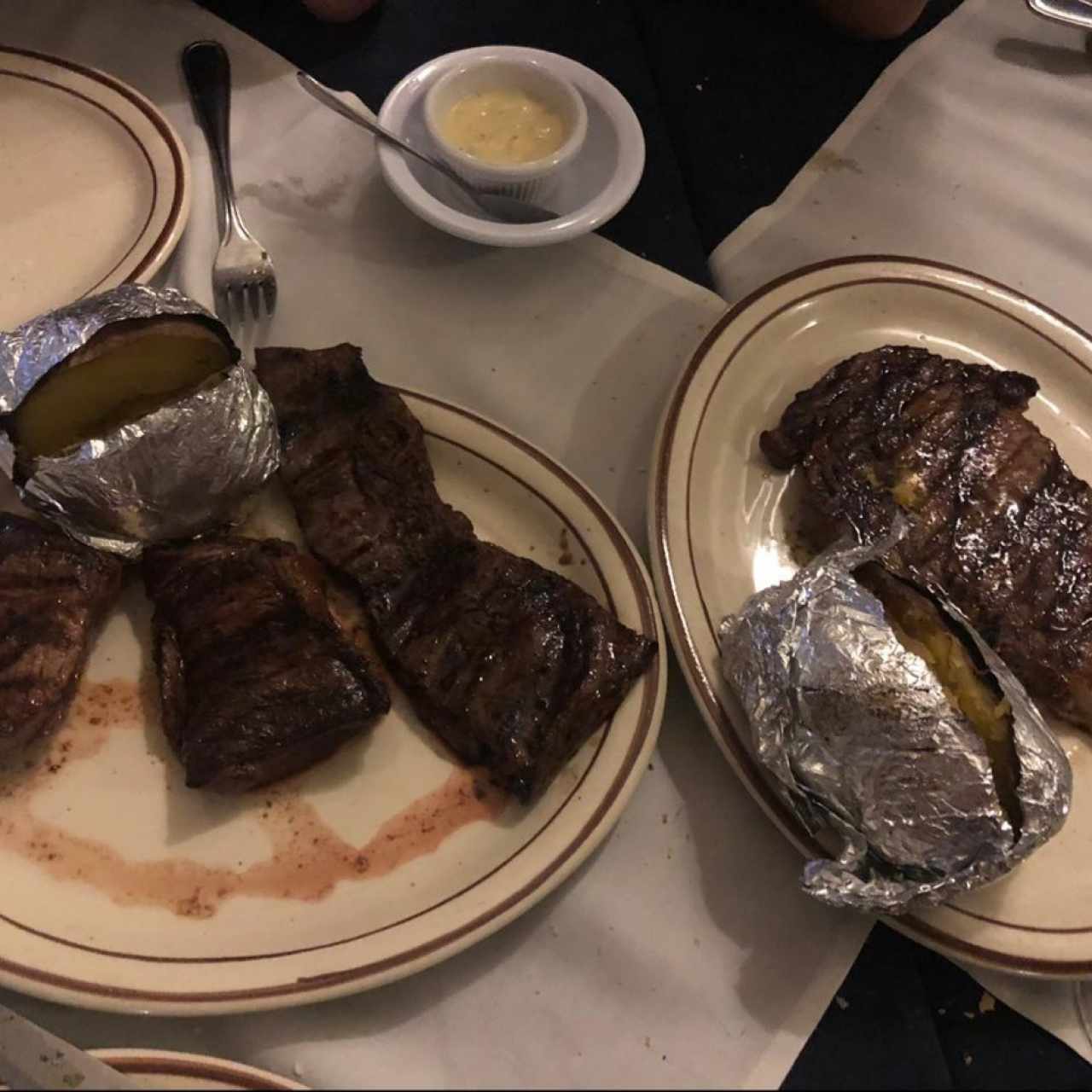 mixto: colita de cuadril, asado de tira y entraña. Aparte el Delmonico