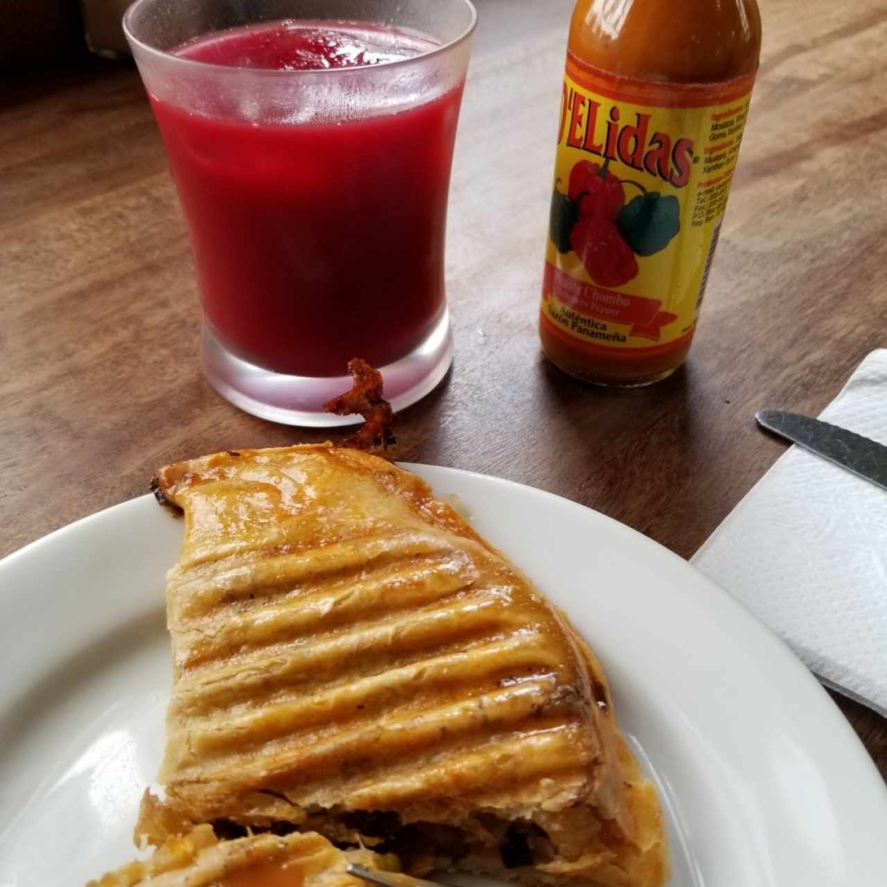 empanada de berenjena y super g-blood juice